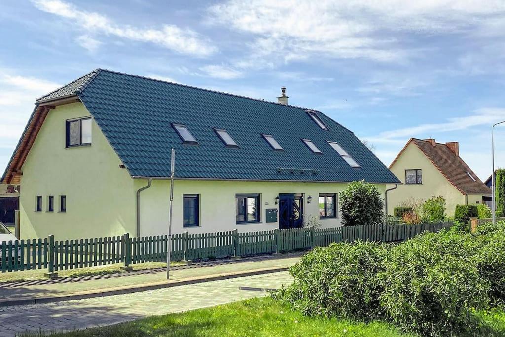 Schwalbennest In Ueckermuende Apartment Exterior photo